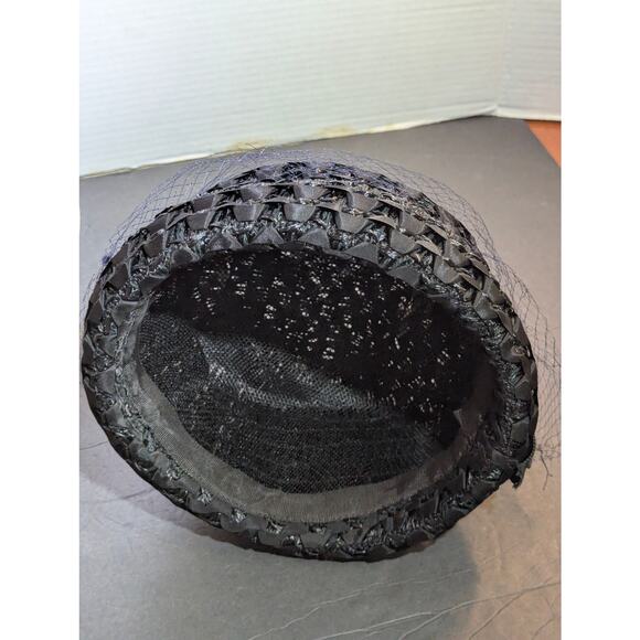 Vintage 50s Black Cellulose Woven Cloche Hat Veiled Mid-Century Mod MCM Bucket main image 4